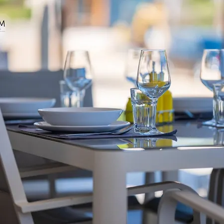 בית נופש Charming Two-bedroom Mobile Homes - Mobile With Sea View And Terrace