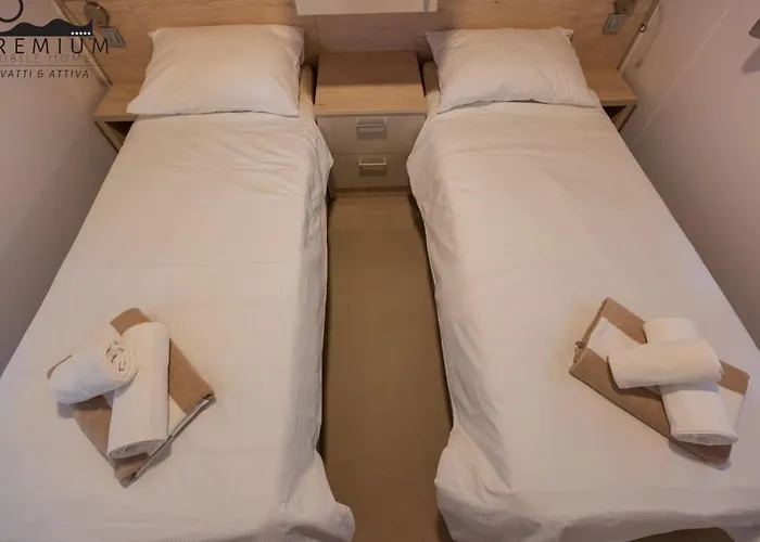Charming Two-bedroom Mobile Homes - Mobile With Sea View And Terrace