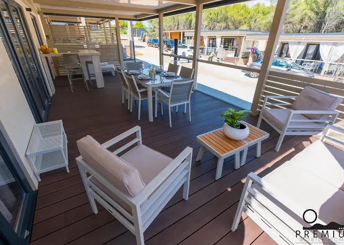Charming Two-bedroom Mobile Homes - Mobile With Sea View And Terrace Tatil Evi