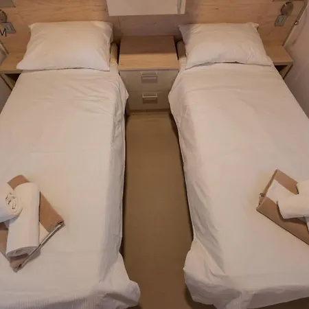 Charming Two-bedroom Mobile Homes - Mobile With Sea View And Terrace