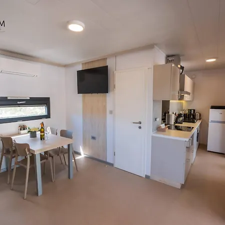 Charming Two-bedroom Mobile Homes - Mobile With Sea View And Terrace *