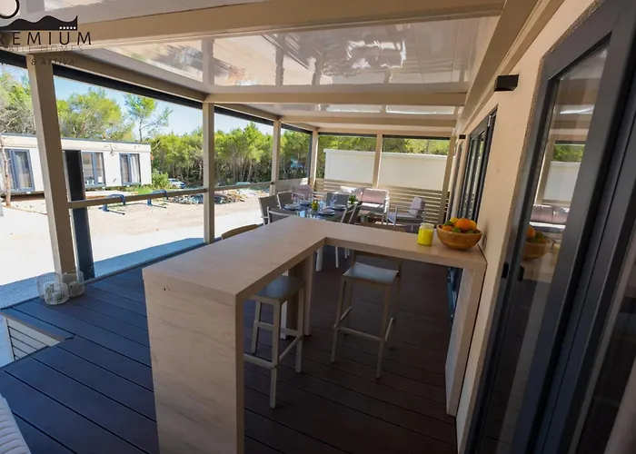 Дом отдыха Charming Two-bedroom Mobile Homes - Mobile With Sea View And Terrace *